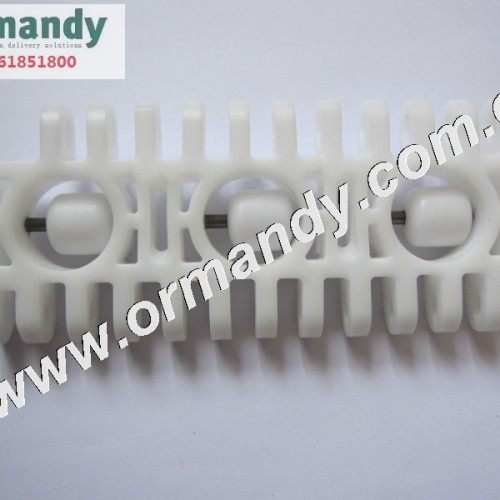 White ball chain belt